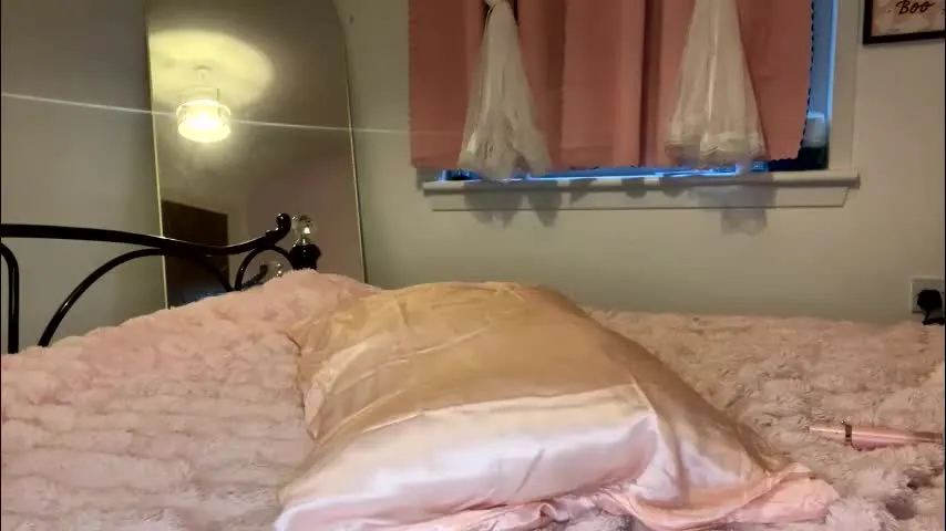 cheekykatx — Woke up feeling cheeky 😋 #redhead #scottish #young #uk