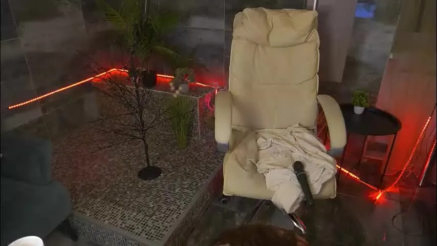 madissonsoft — oli ass [61 tokens left] #bigtits #bigass #ukraine #deepthroat #dirtytalk"